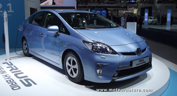 Toyota Prius, une nouvelle hybride rechargeable bientôt disponible