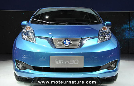 La Nissan Leaf adopte une calandre pour la Chine