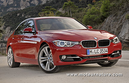 La BMW série 3 EfficientDynamics aussi en essence