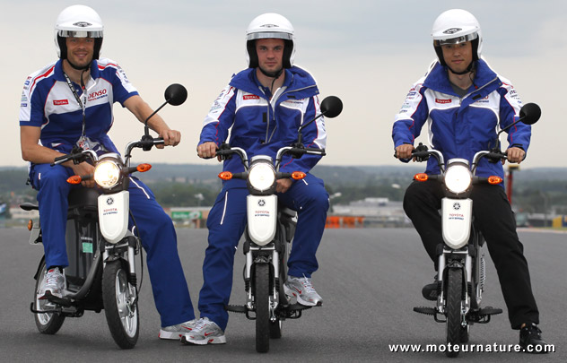 Scooter électrique Yamaha EC-03 aux 24 Heures du Mans