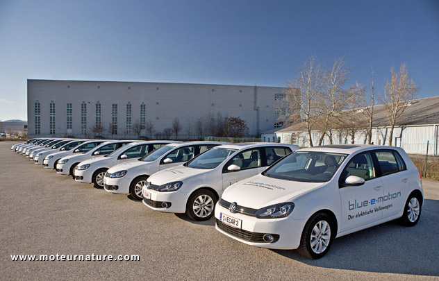 15 Golf électriques franchissent la frontière allemande