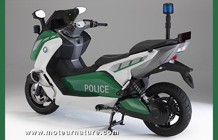 BMW pense déjà à la police pour son scooter électrique