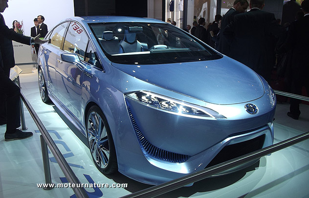 La Toyota à hydrogène sera révélée en novembre