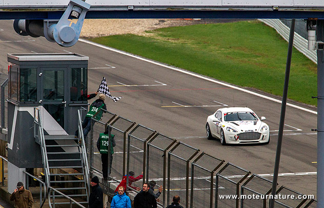 Aston Martin sur le Nurburgring