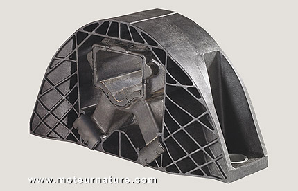 Un support moteur en plastique chez Renault