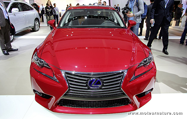 Lexus IS300h